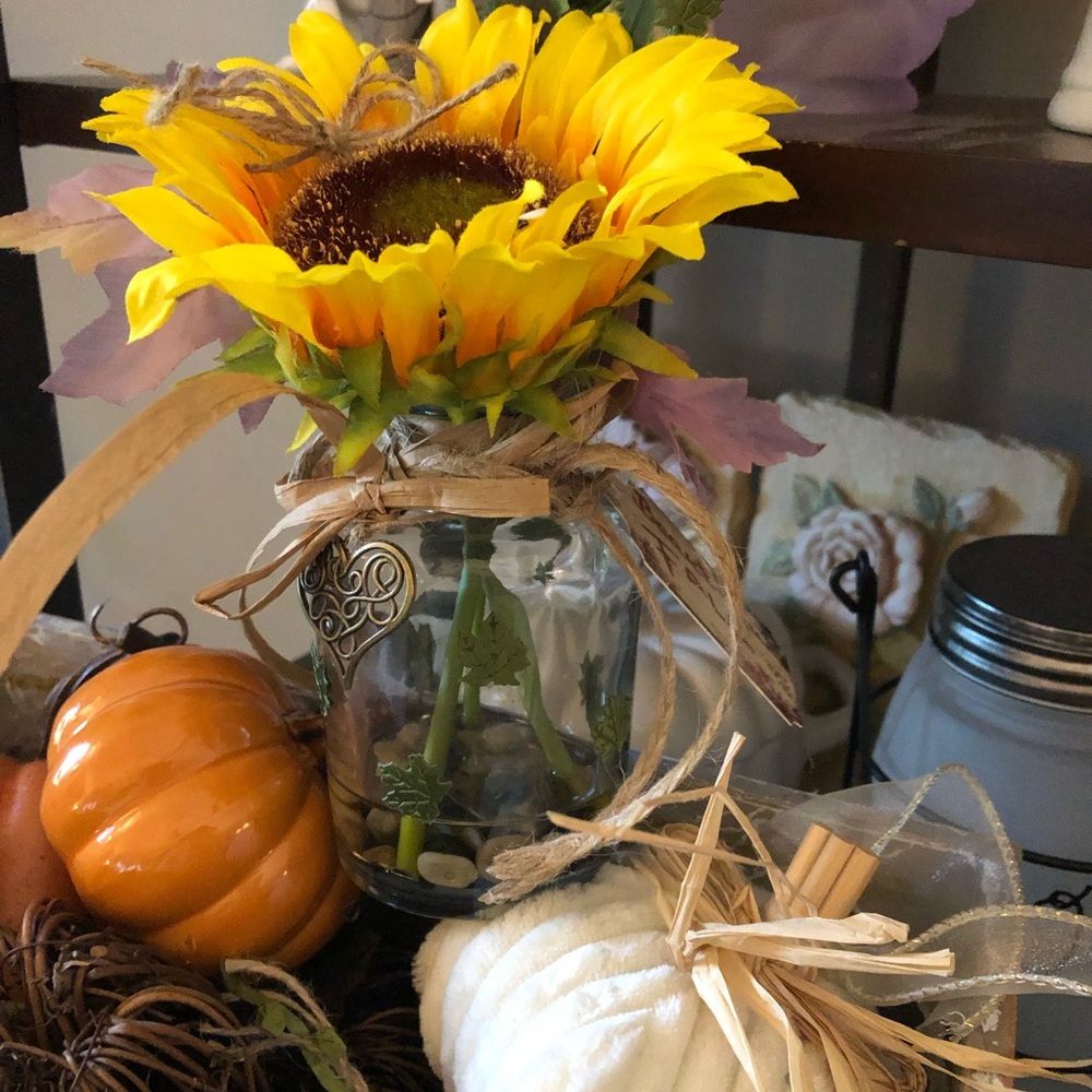 Fall tabletop decor - Picture 6 of 12